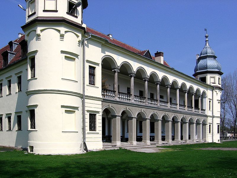 File:Krobielowice-palac.jpg