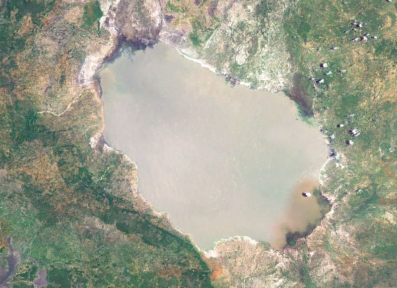 File:Lake Sulunha.jpg