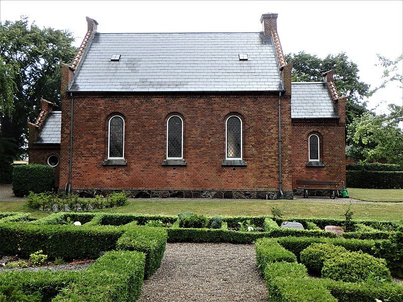 File:Langø kirke, Lolland.jpg