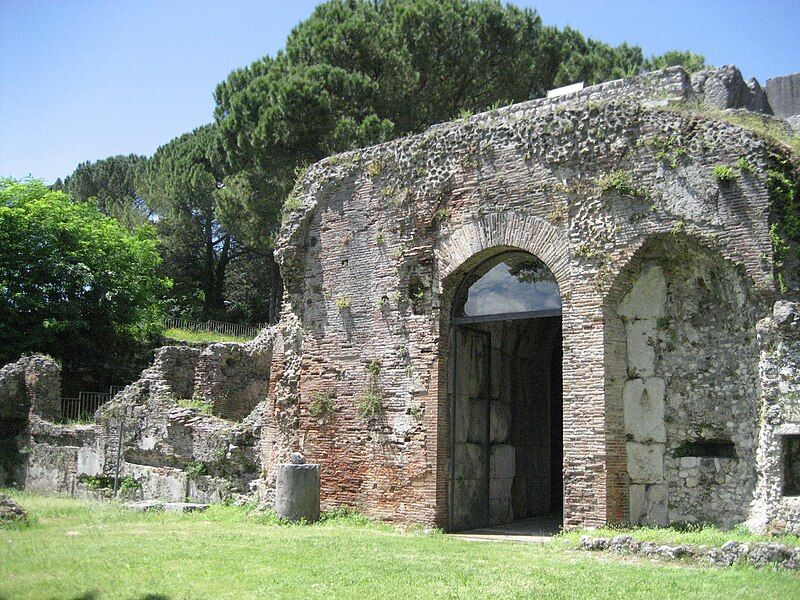 File:Mausoleum at Casinum.jpg