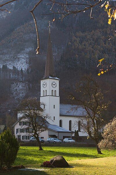 File:Oberurnen kath Kirche.jpg