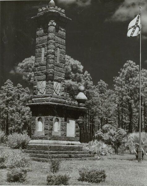 File:OlusteeMonument.jpg