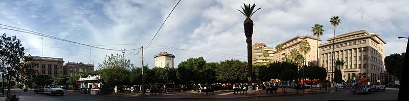 File:PlazadeArmasTorreon.jpg