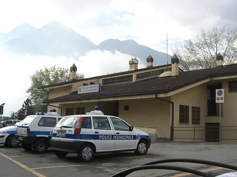 File:Police municipale Aoste.JPG