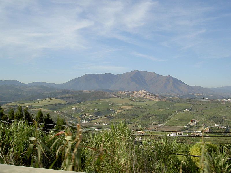 File:Sierra Bermeja vista.jpg