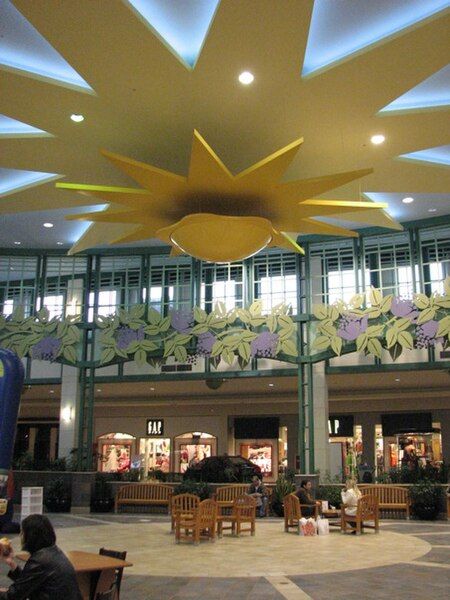 File:SummitMallSunburst.JPG