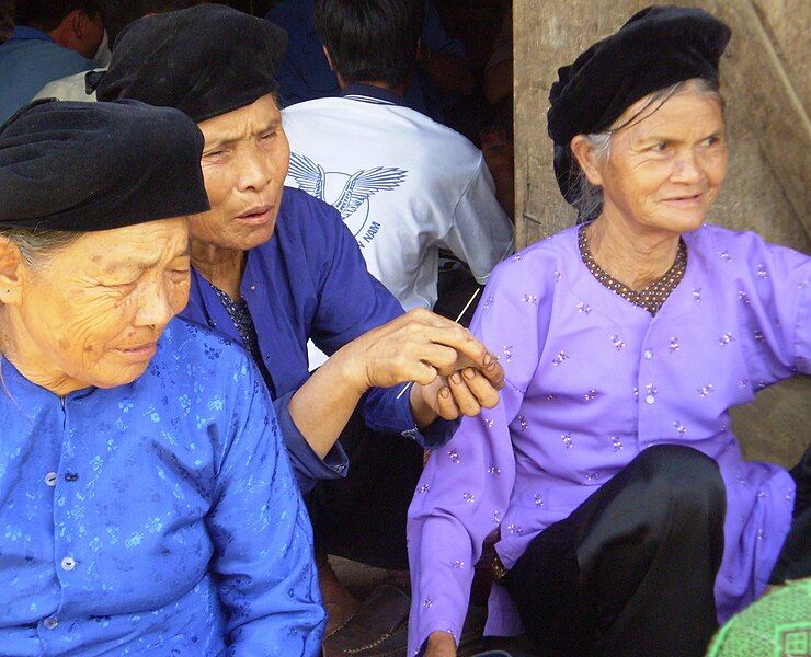 File:Tay Women.jpg