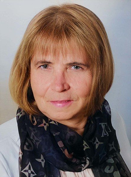 File:Teresa Rząca-Urban (1).jpg