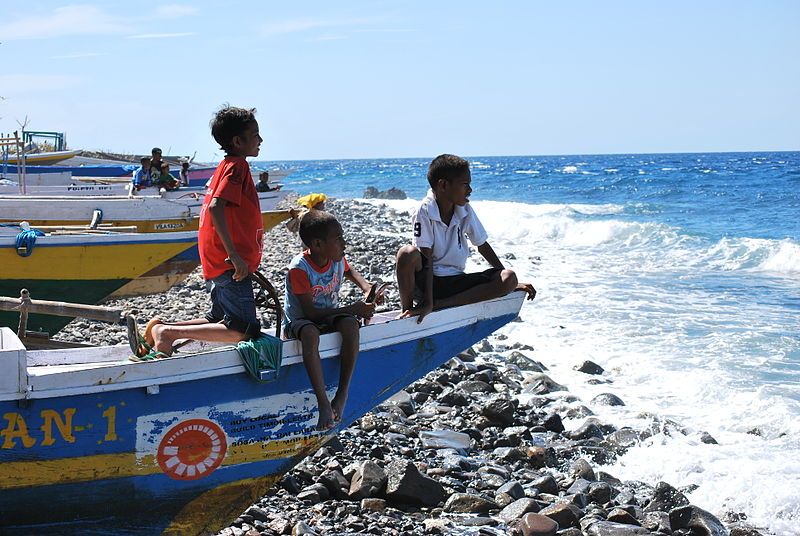 File:Traditional fishing, Makili8.jpg