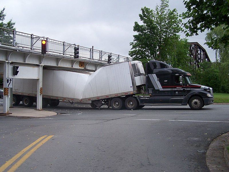 File:Truckstuck 2006.jpg