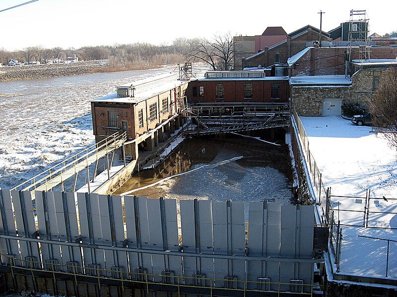 File:US-KS-Lawrence-BowersockDam-2007-12-16-T-22-05-46-AL-UM.JPG