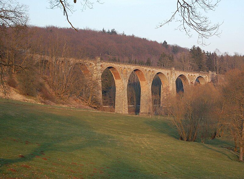 File:Viadukt Selbach.jpg