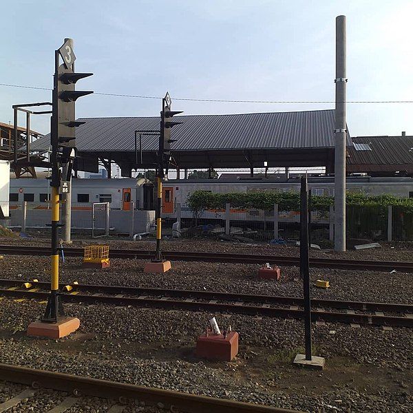 File:Yogyakarta railway station.jpg