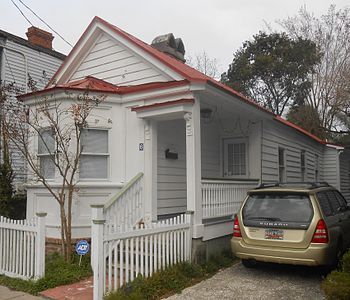 Charleston cottages were not completely without architectural details as this example at 6 Larnes Street shows.