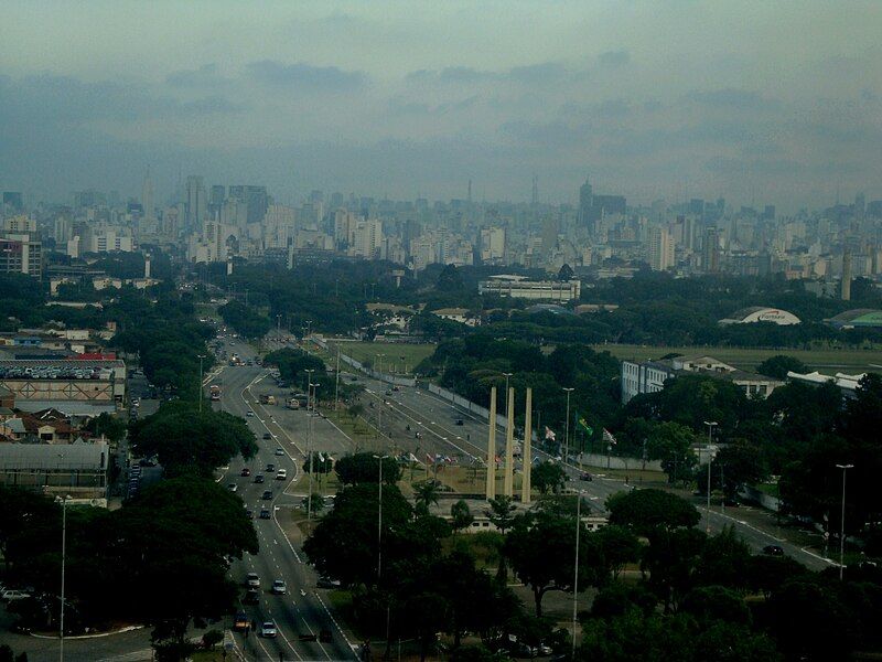 File:Avenida Santos Dumont2.jpg