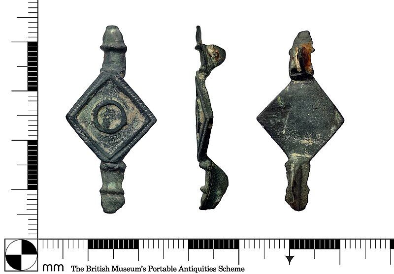 File:BROOCH (FindID 1007268).jpg