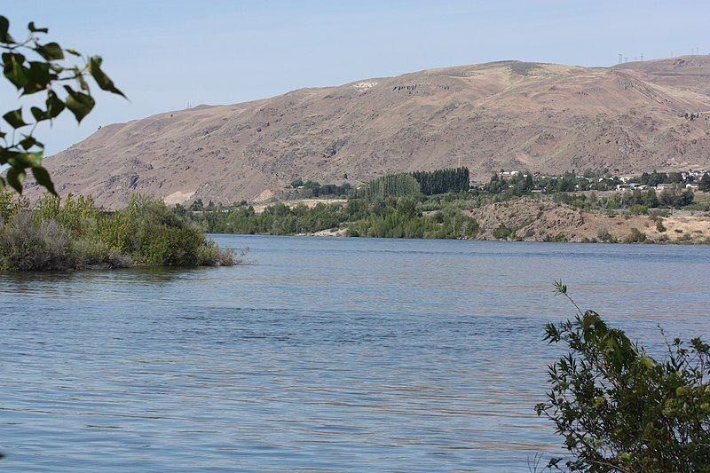 File:Columbia River 5129.JPG