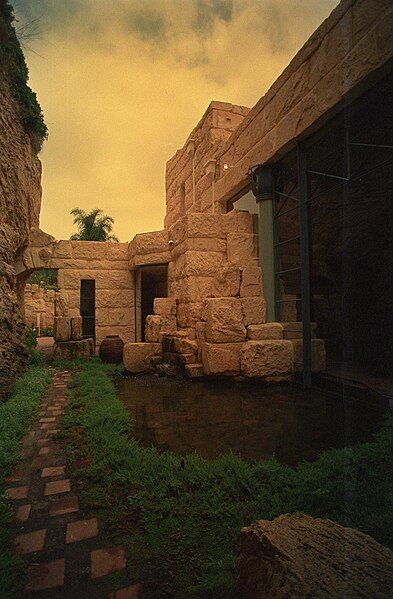 File:Dempster Residence, 1985.jpg