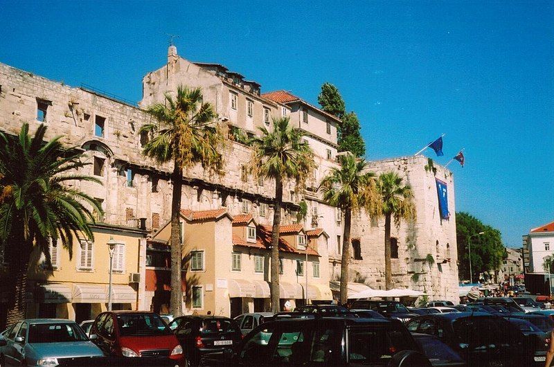 File:Diocletian-palace.JPG