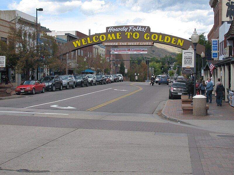 File:GoldenCO WashingtonStreet 01Oct2017.jpg