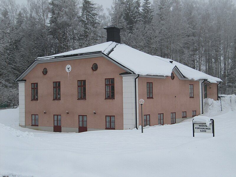 File:Hovsta församlingsgård.JPG