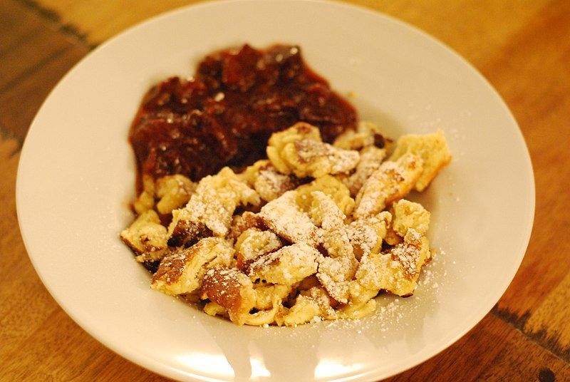 File:Kaiserschmarrn mit zwetschkenroester.JPG