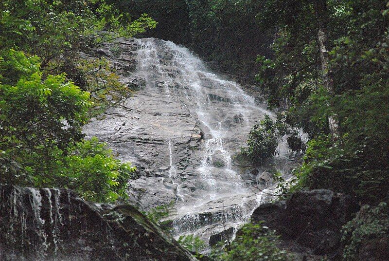 File:Kanchenjunga waterfalls, Pelling.jpg