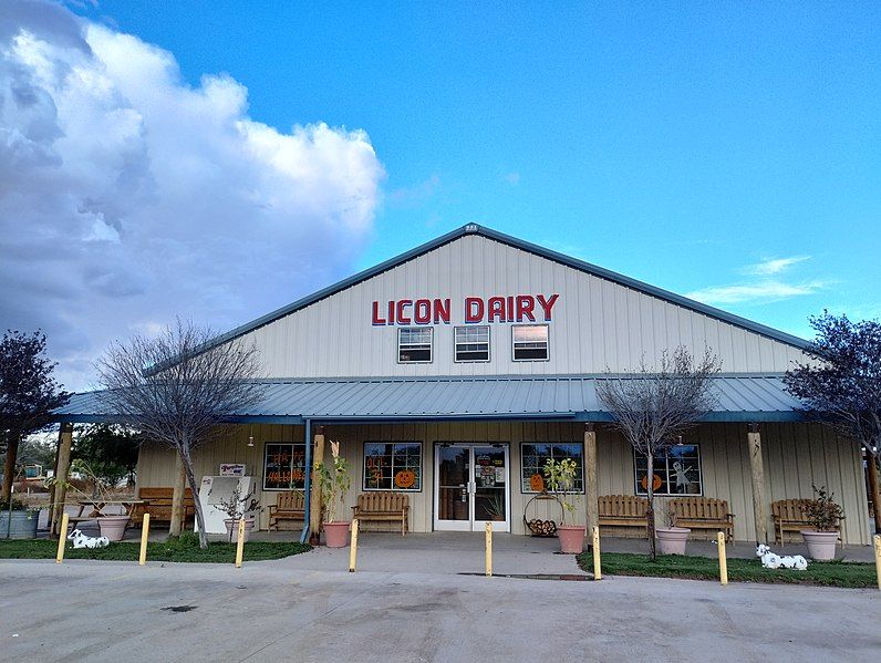 File:Licon Dairy 2022.jpg