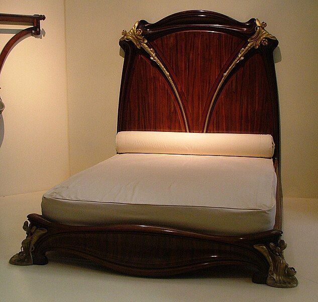 File:Majorelle Bed.jpg