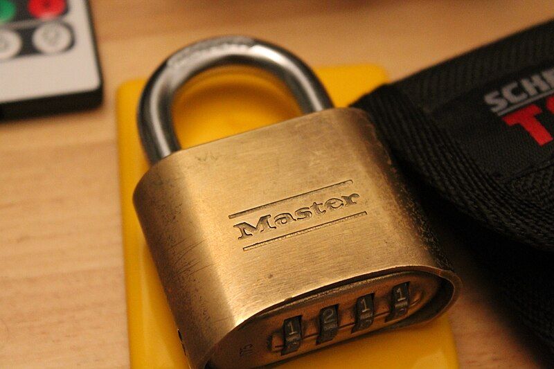 File:Master Lock 175.JPG