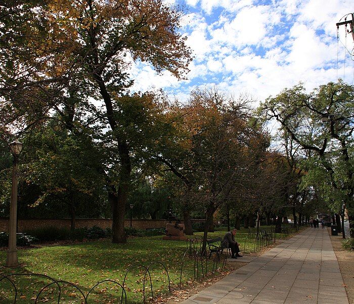 File:Nth terrace sidewalk.jpg