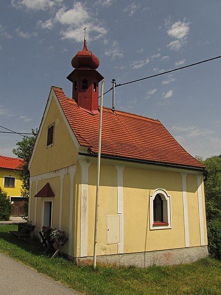 File:Ortskapelle Wachtberg.jpg