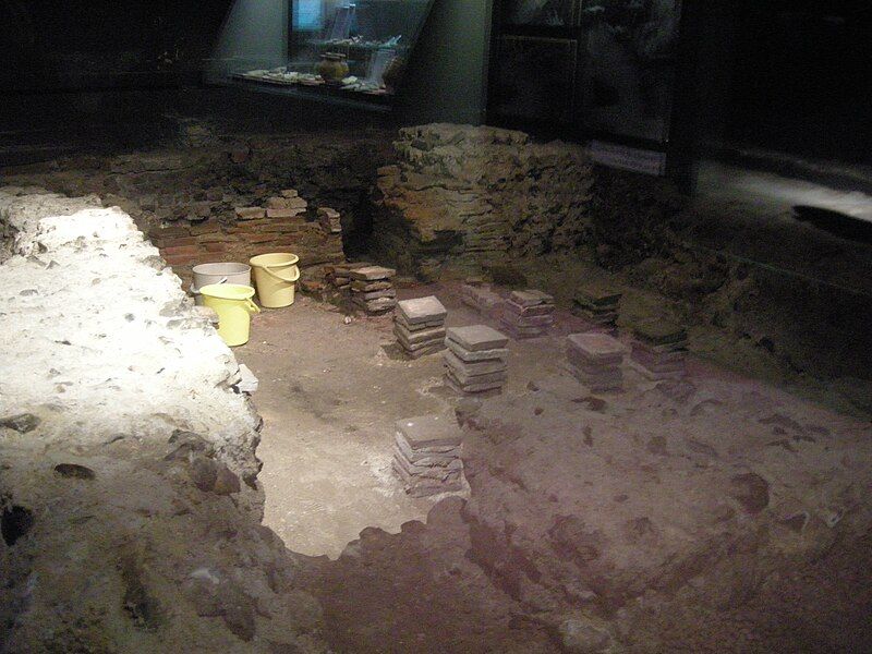 File:Roman Museum 128.jpg