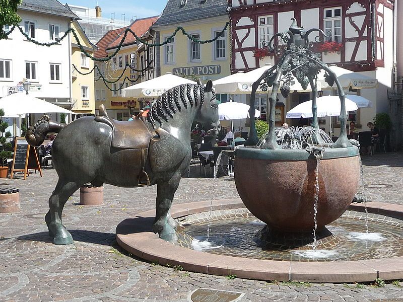 File:Rossmarkt-Alzey-01.JPG