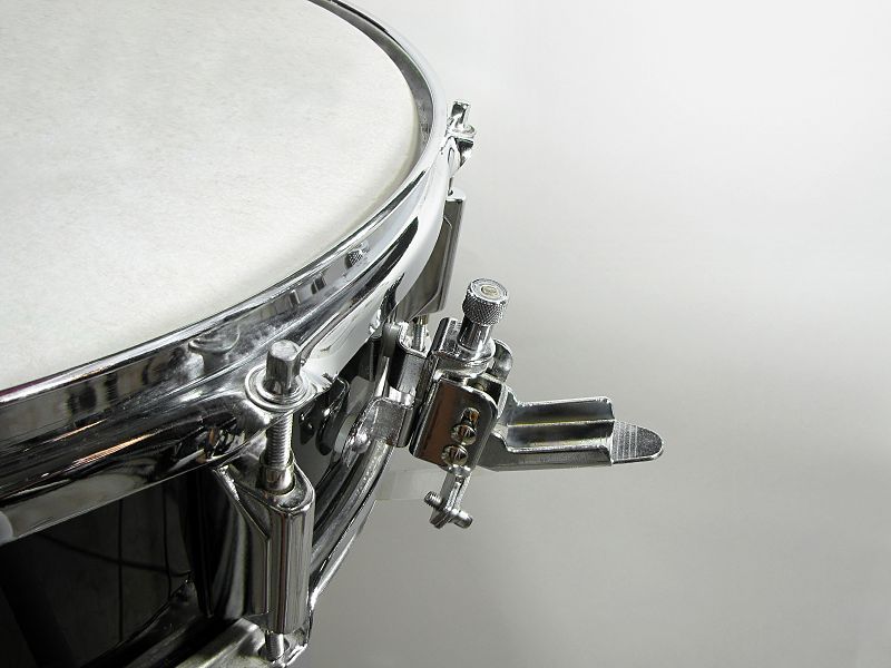 File:Snare drum strainer.jpg