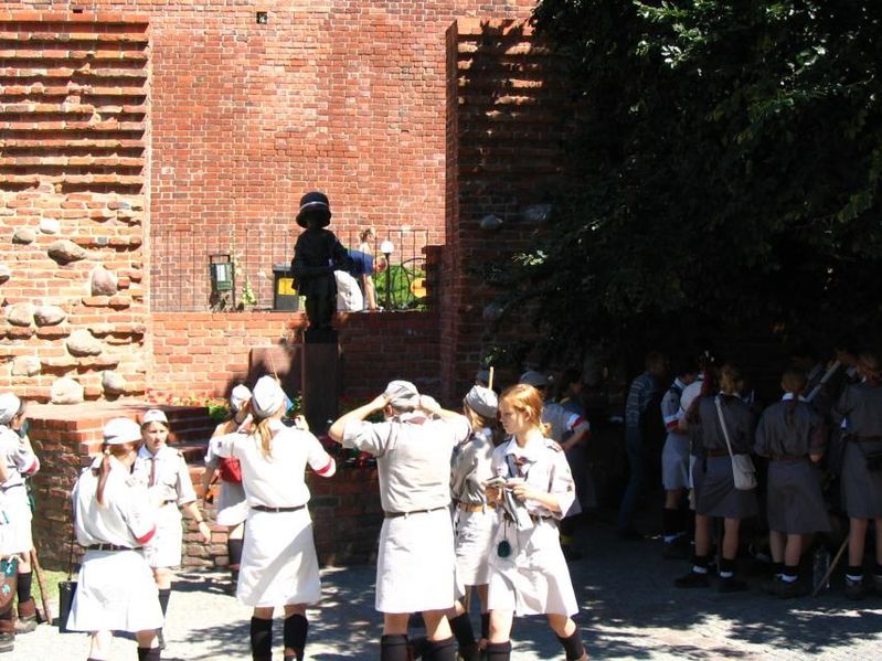 File:Uprising girlguides.jpg