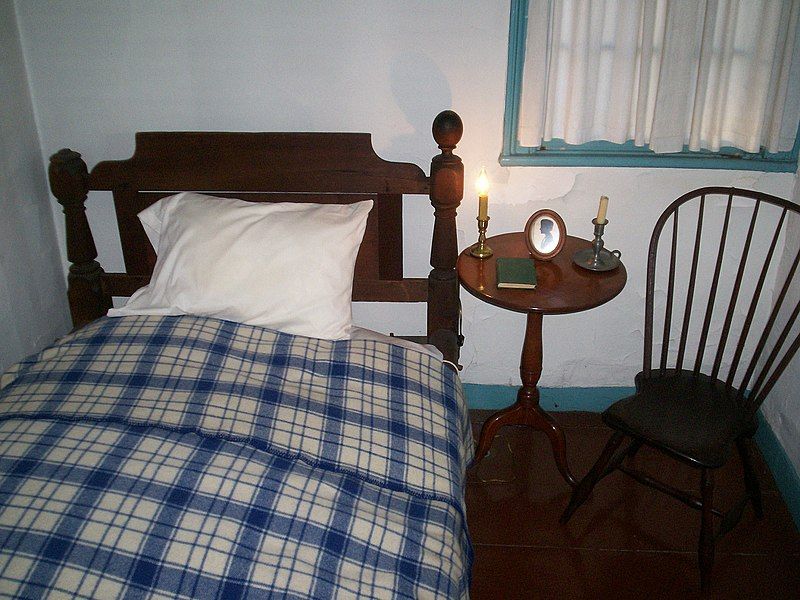 File:VirginiaPoeBedroom.jpg