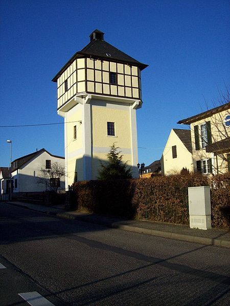 File:Wasserturm Großmaischeid.jpg