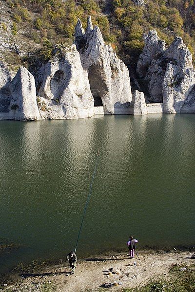 File:Wonderful Rocks (Tsonevo).jpg