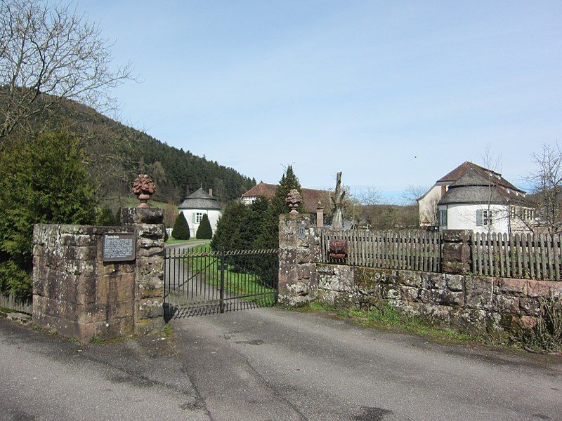 File:02 Dautenstein Castle.JPG