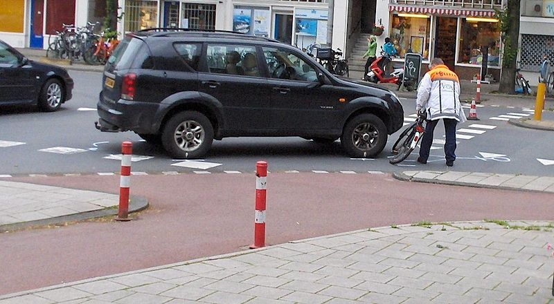 File:A-pillar Blind-spot.JPG