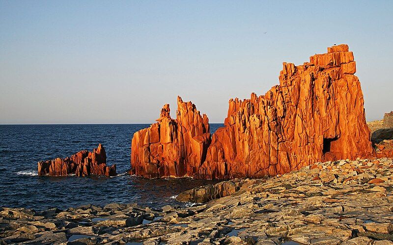 File:Arbatax red rocks.jpg