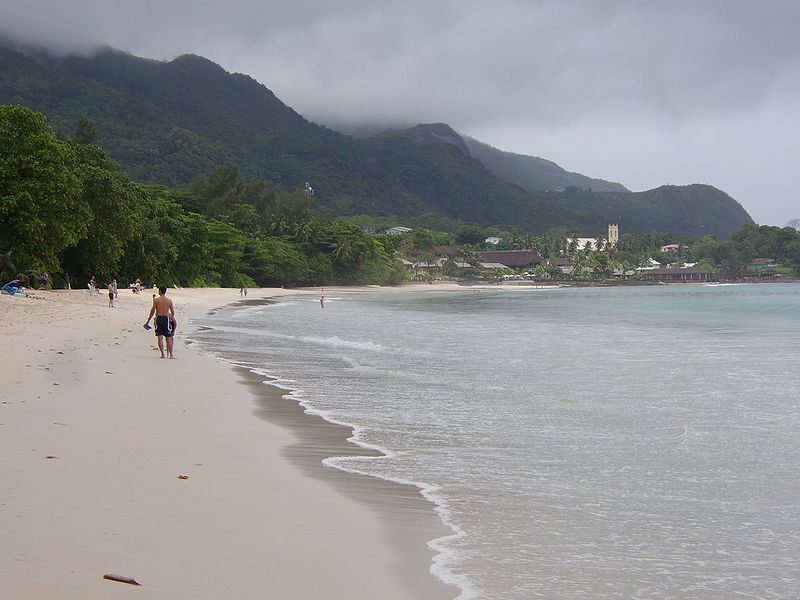 File:Beau Vallon (Seychelles).jpg