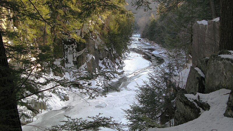 File:Chesterfield Gorge.jpg