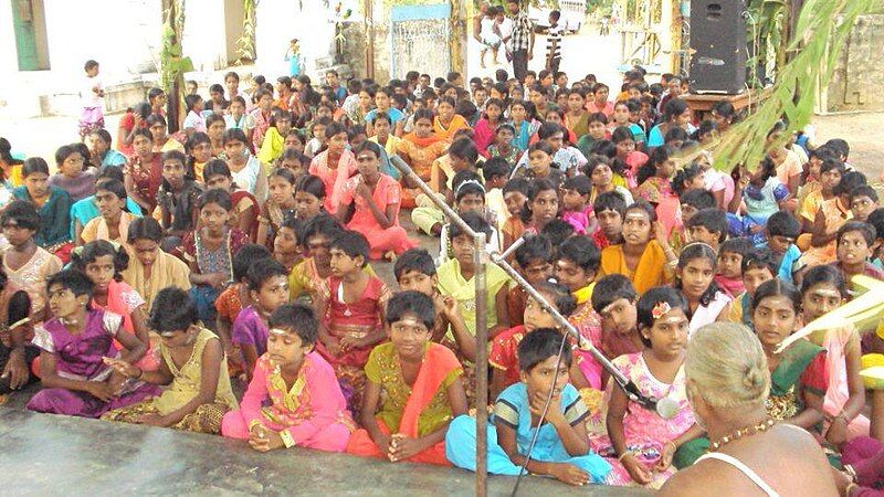 File:Children at Gurukulam.jpg