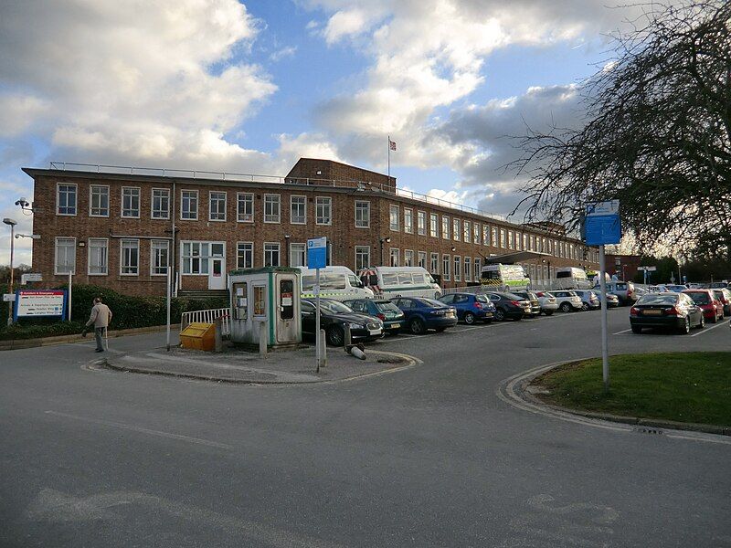 File:Epsom Hospital.JPG