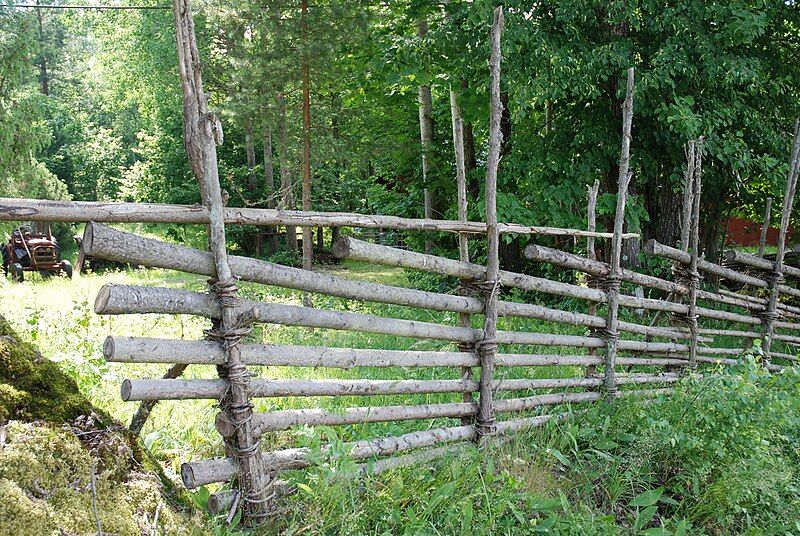 File:Fence from Smaland.JPG