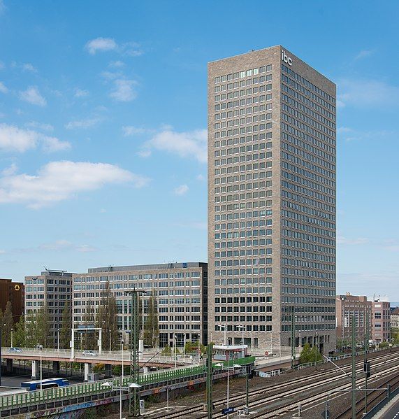 File:Frankfurt IBC.20130423.jpg