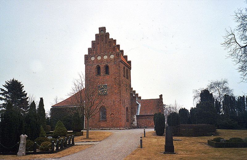 File:FrederikssundKirke.jpg