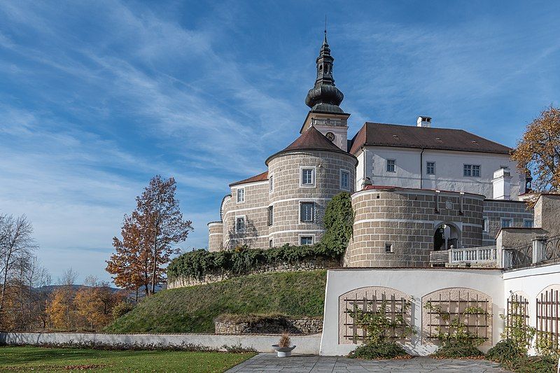 File:Kefermarkt Schloss Weinberg-4884.jpg